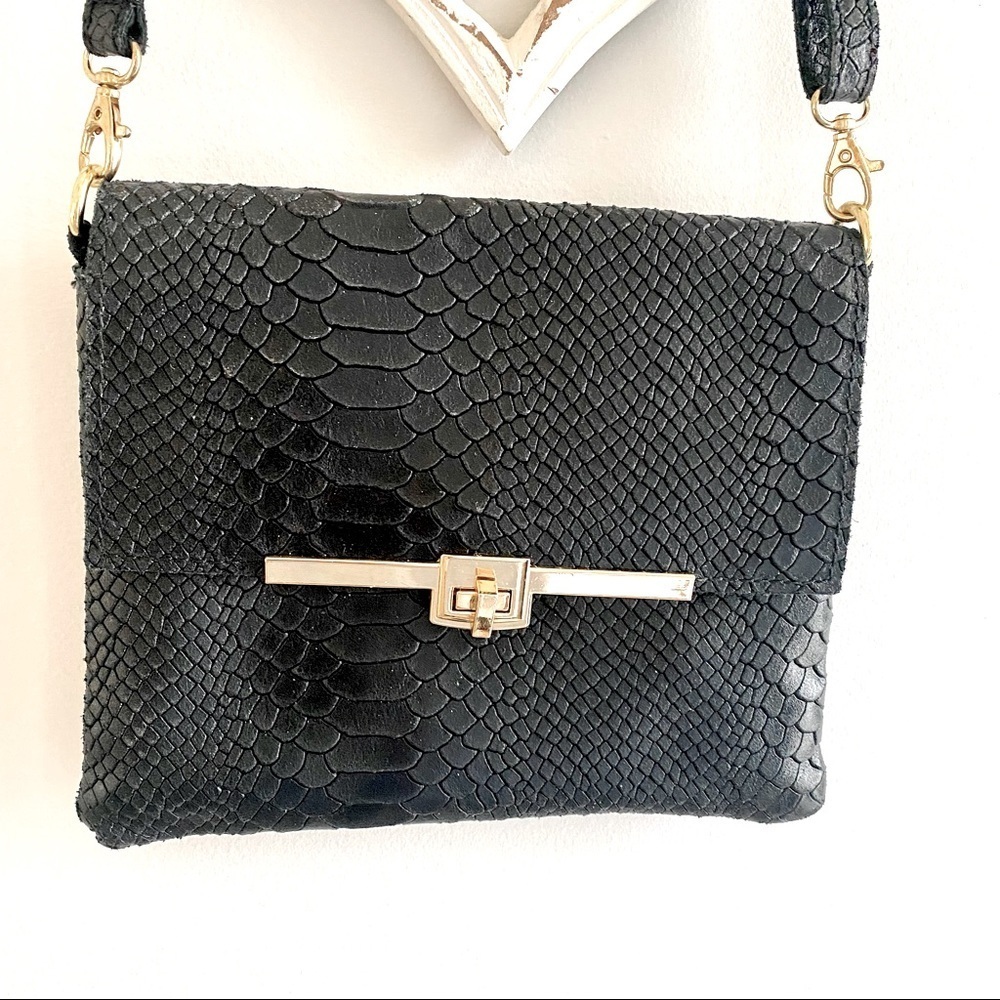 Sofia Cardoni Nero Italian Snake Embossed Black Leather Crossbody Bag